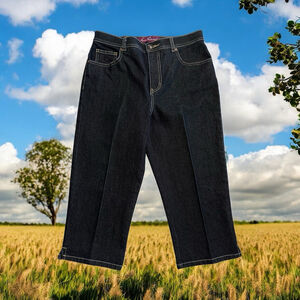 Gloria Vanderbilt Amanda Capri Jeans Women’s Size 8 Dark Blue Comfortable Cute!